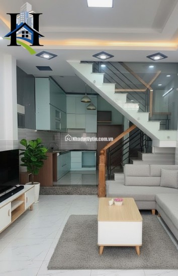 Q.8 / 40 m² x 2 TẦNG / 3.x TỶ / Hẻm 3m / Đ. PHẠM THẾ HIỂN /Đang cho thuê